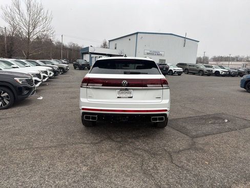 Used 2024 Volkswagen Atlas Cross Sport SEL R-Line image 4