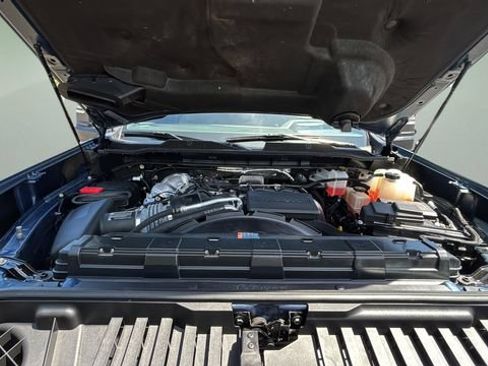 Used 2025 Chevrolet Silverado 2500 LTZ w/ LTZ Premium Package AWD/4WD image 33