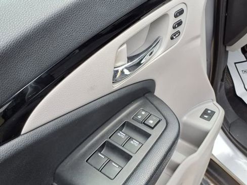 Used 2016 Honda Pilot Touring image 16