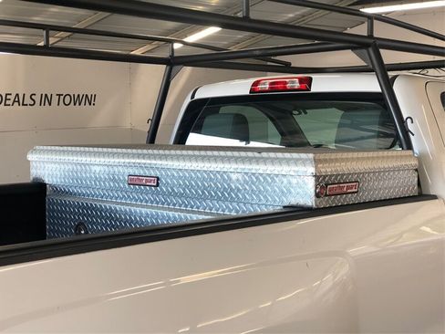Used 2018 Chevrolet Silverado 1500 W/T AWD/4WD image 19