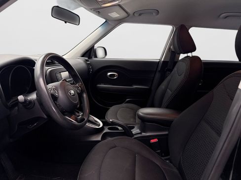 Used 2016 Kia Soul + FWD image 8