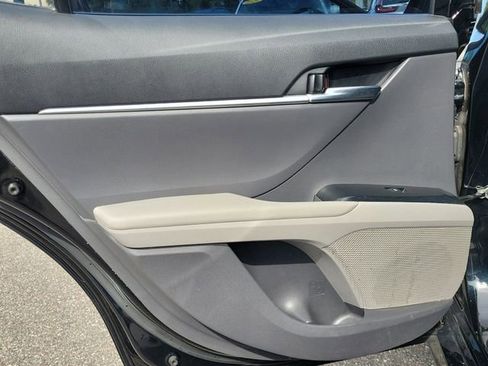 Used 2019 Toyota Camry SE image 13