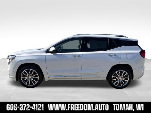 Used 2024 GMC Terrain Denali w/ Denali Premium Package AWD/4WD image 2