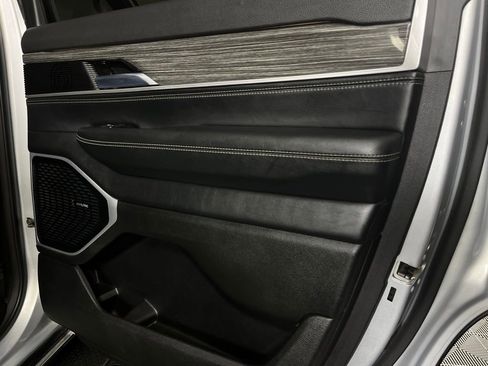 Used 2022 Jeep Wagoneer Series III image 29