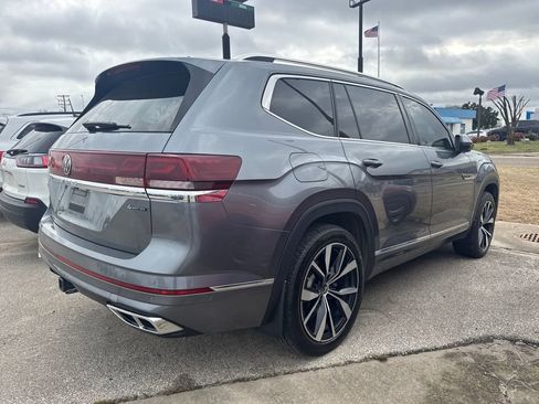 Used 2024 Volkswagen Atlas SEL Premium R-Line image 4