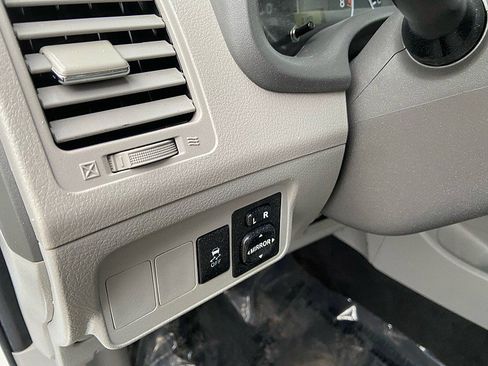 Used 2010 Toyota Corolla LE image 11