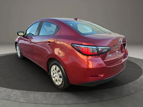 Used 2019 Toyota Yaris L image 7