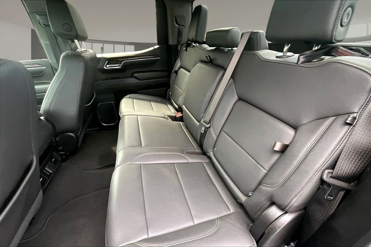Used 2025 GMC Sierra 1500 SLT RWD image 25