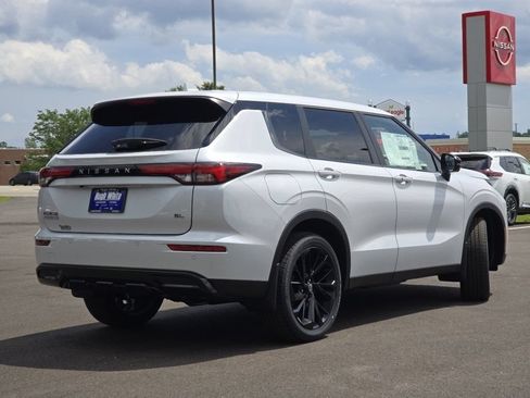 New 2026 Nissan Rogue SL AWD/4WD image 14