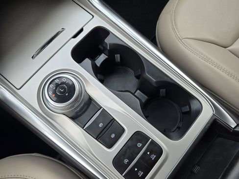 Certified 2024 Ford Explorer XLT w/ Equipment Group 202A image 15