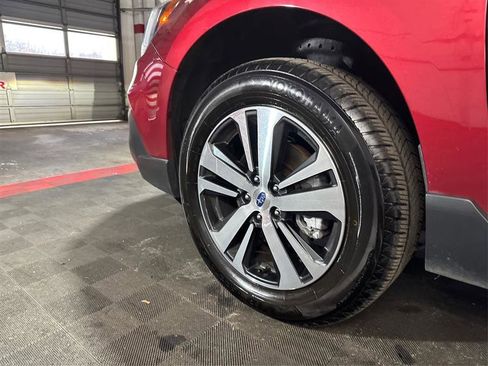 Used 2018 Subaru Outback 2.5i Limited image 32