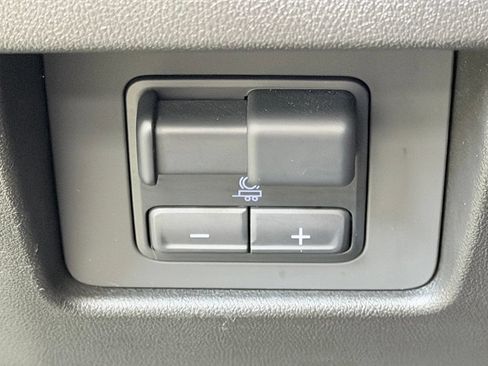 Used 2024 Chevrolet Colorado ZR2 w/ Safety Package AWD/4WD image 38