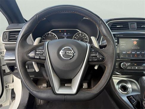 Used 2022 Nissan Maxima SR w/ Sport Mat Group image 15