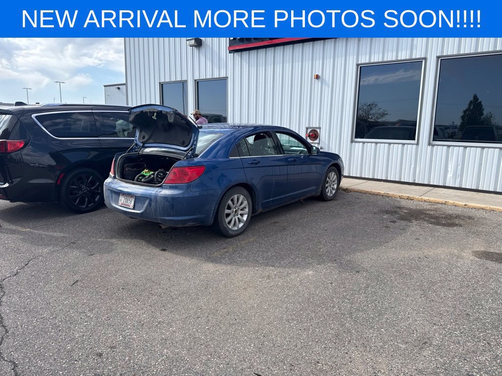 Used 2010 Chrysler Sebring Limited FWD image 6