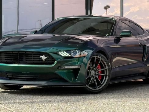 Used 2021 Ford Mustang GT Premium w/ Equipment Group 401A RWD image 2