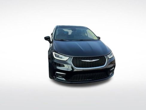 Used 2024 Chrysler Pacifica Limited image 41