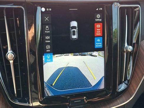Certified 2023 Volvo XC60 B5 Plus w/ Climate Package AWD/4WD image 20