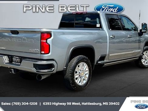 Used 2025 Chevrolet Silverado 2500 High Country w/ High Country Premium Package image 11