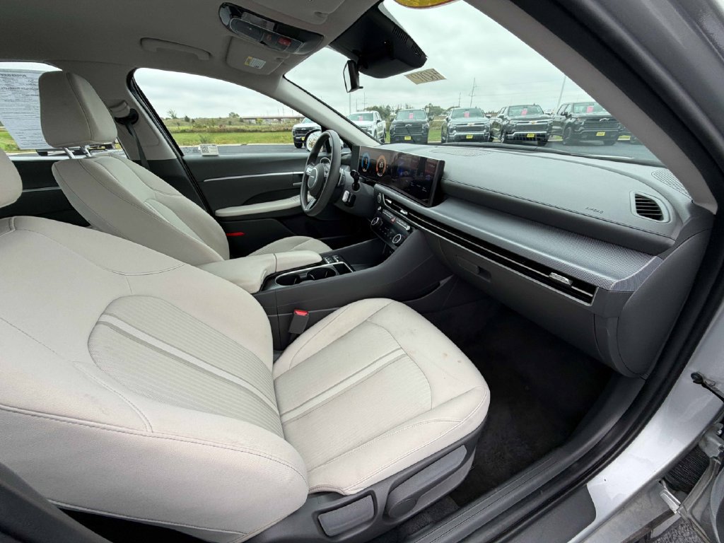 Used 2025 Hyundai Sonata SEL FWD image 24
