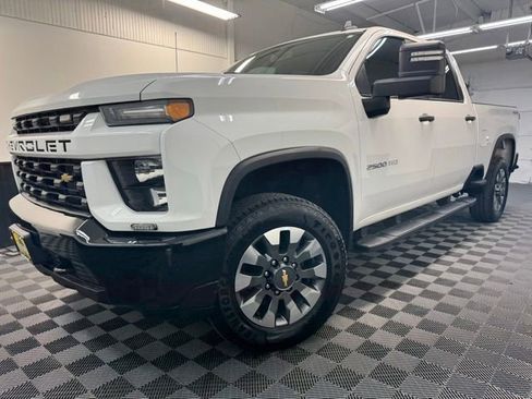 Used 2022 Chevrolet Silverado 2500 Custom w/ Custom Value Package AWD/4WD image 3