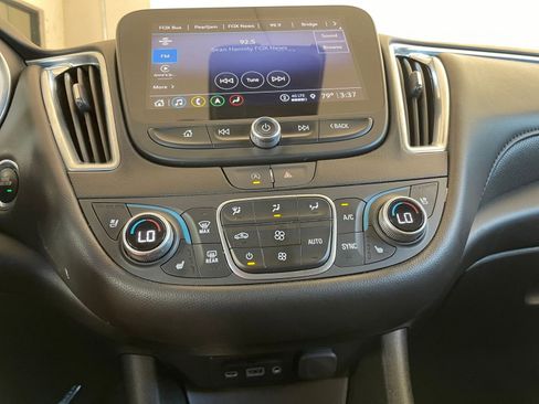 Used 2024 Chevrolet Malibu LT image 18