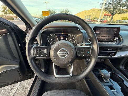 Certified 2021 Nissan Rogue SV image 9