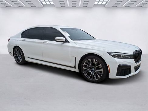 Used 2022 BMW 750i xDrive w/ M Sport Package AWD/4WD image 1