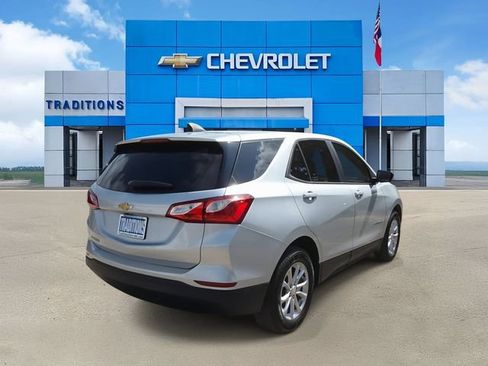 Used 2021 Chevrolet Equinox LS w/ LS Convenience Package FWD image 9