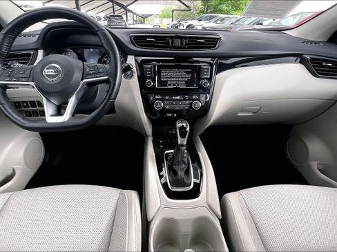 Certified 2022 Nissan Rogue Sport SL w/ Premium Package AWD/4WD image 16