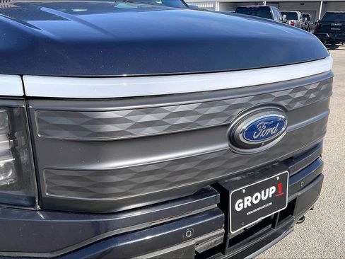 Used 2022 Ford F150 Lightning Lariat image 27