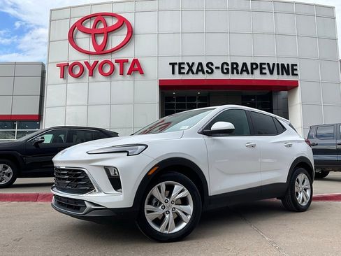 Used 2025 Buick Encore GX Preferred image 2