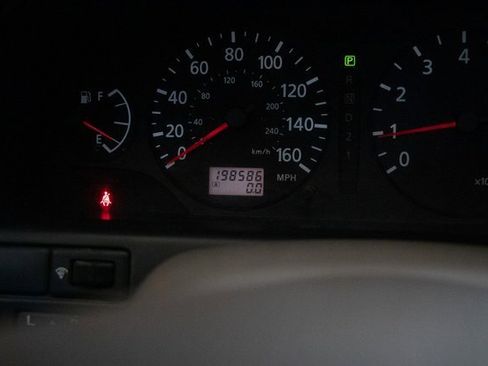 Used 2000 Nissan Maxima GLE image 29