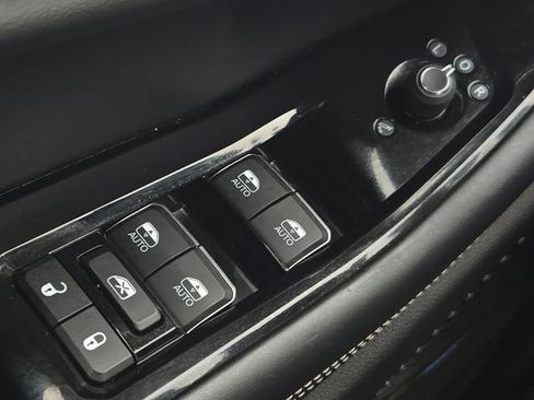 Used 2022 Jeep Grand Cherokee L Overland w/ Luxury Tech Group IV image 28