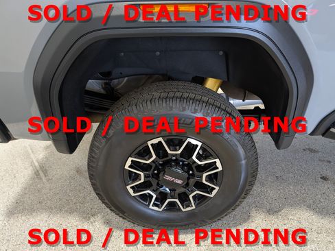 Used 2024 GMC Sierra 2500 AT4X AWD/4WD image 14