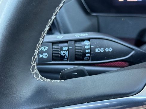 Used 2025 Chevrolet Traverse Z71 image 39