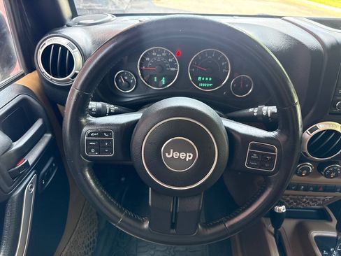 Used 2015 Jeep Wrangler Unlimited Rubicon w/ Dual Top Group AWD/4WD image 16