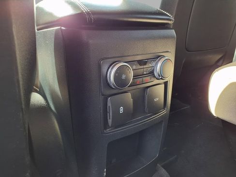 Used 2020 Ford Explorer XLT w/ Equipment Group 202A image 24