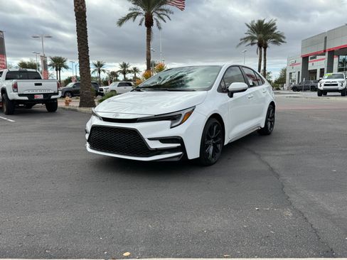 New 2026 Toyota Corolla SE image 2