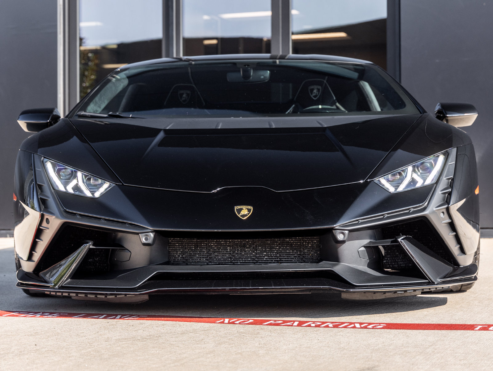 Used 2023 Lamborghini Huracan Tecnica RWD image 4