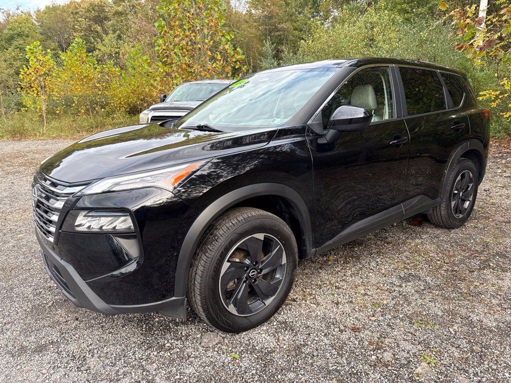 Used 2024 Nissan Rogue SV AWD/4WD image 3