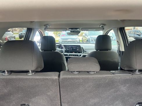 Used 2023 Kia Sportage LX image 13