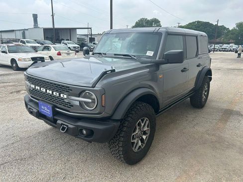 Used 2025 Ford Bronco Badlands AWD/4WD image 2