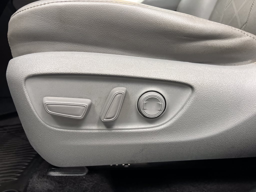 Used 2020 Toyota Highlander Platinum FWD image 13