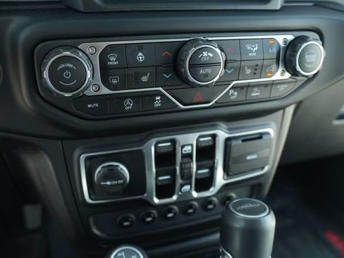 Used 2021 Jeep Gladiator Overland AWD/4WD image 35