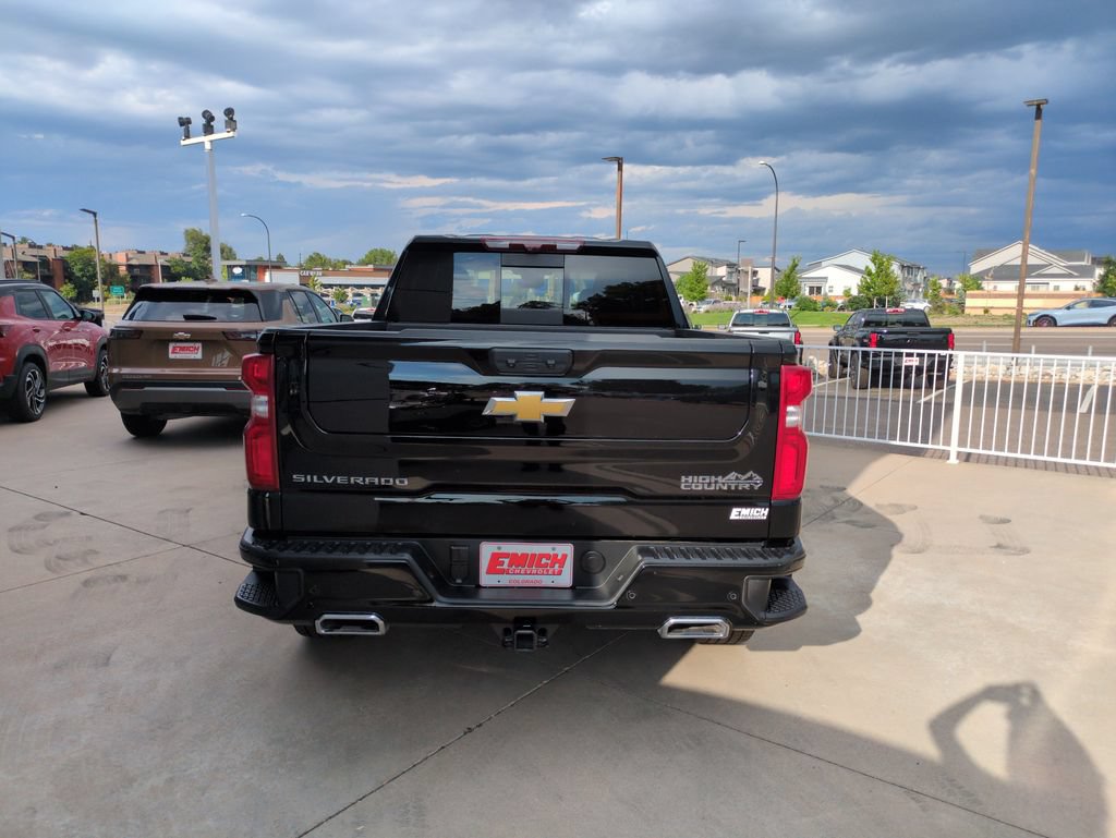 Used 2025 Chevrolet Silverado 1500 High Country w/ High Country Premium Package AWD/4WD image 4