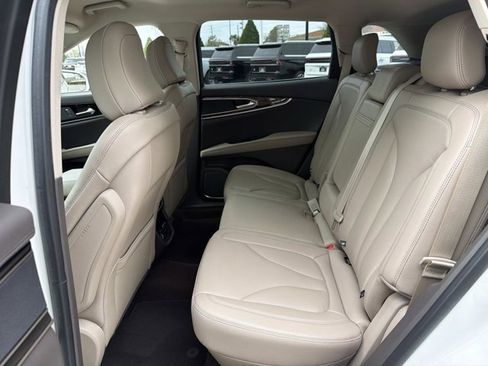 Certified 2023 Lincoln Nautilus FWD w/ Premium Package image 18