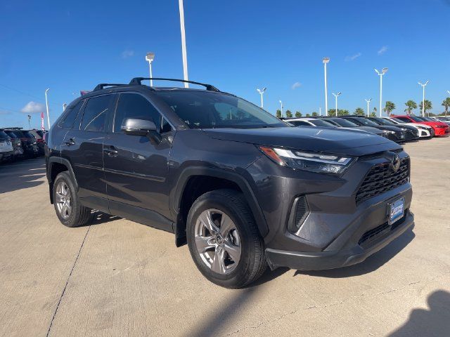 Used 2025 Toyota RAV4 XLE AWD/4WD image 7