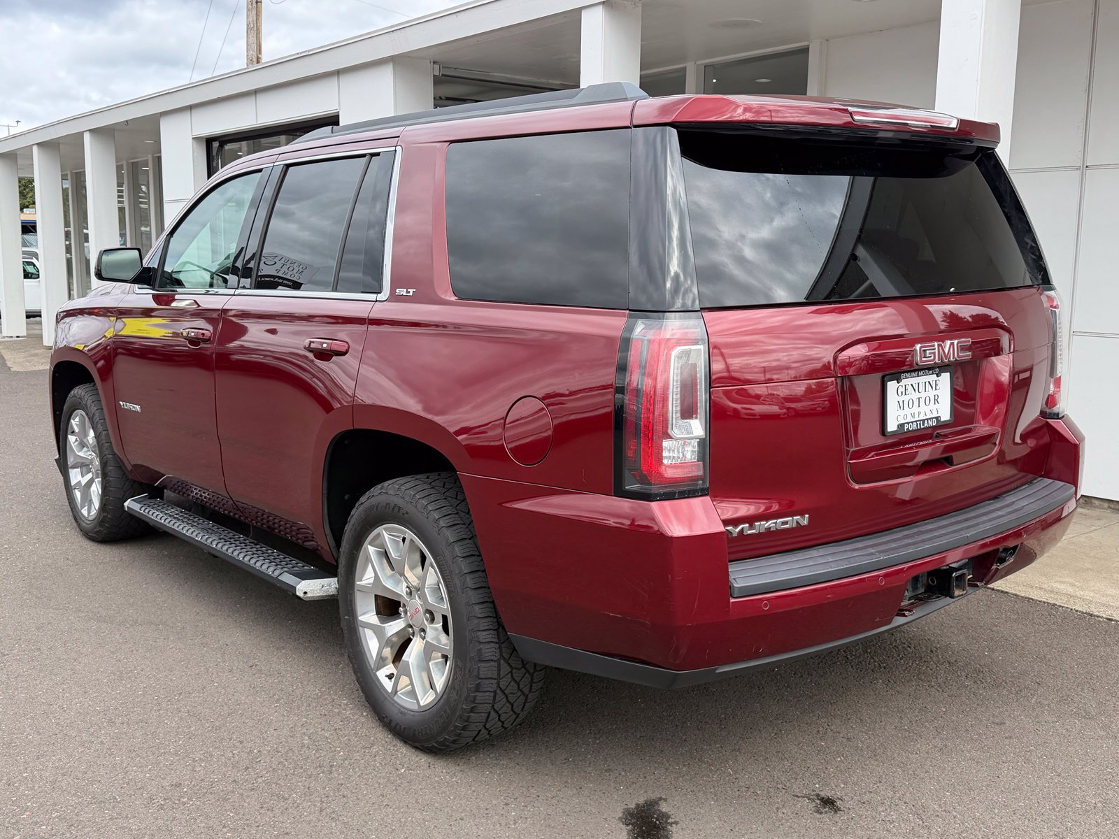 Used 2018 GMC Yukon SLT w/ HD Trailering Package AWD/4WD image 3