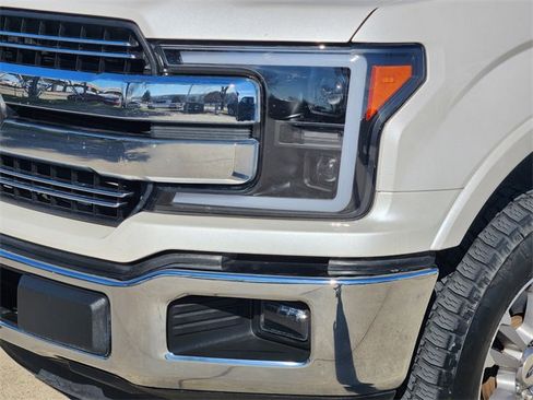 Used 2019 Ford F150 Lariat image 6