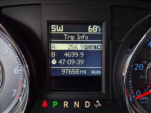 Used 2014 Chrysler Town & Country Touring-L w/ Driver Convenience Group FWD image 10